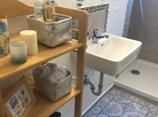 Hen-coop Mit Zwei Schlafzimmern & Netflix