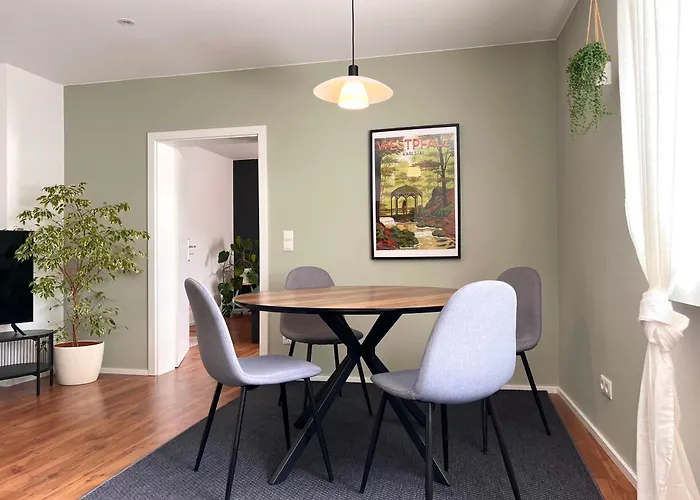 Hen-coop Mit Zwei Schlafzimmern & Netflix 公寓 *